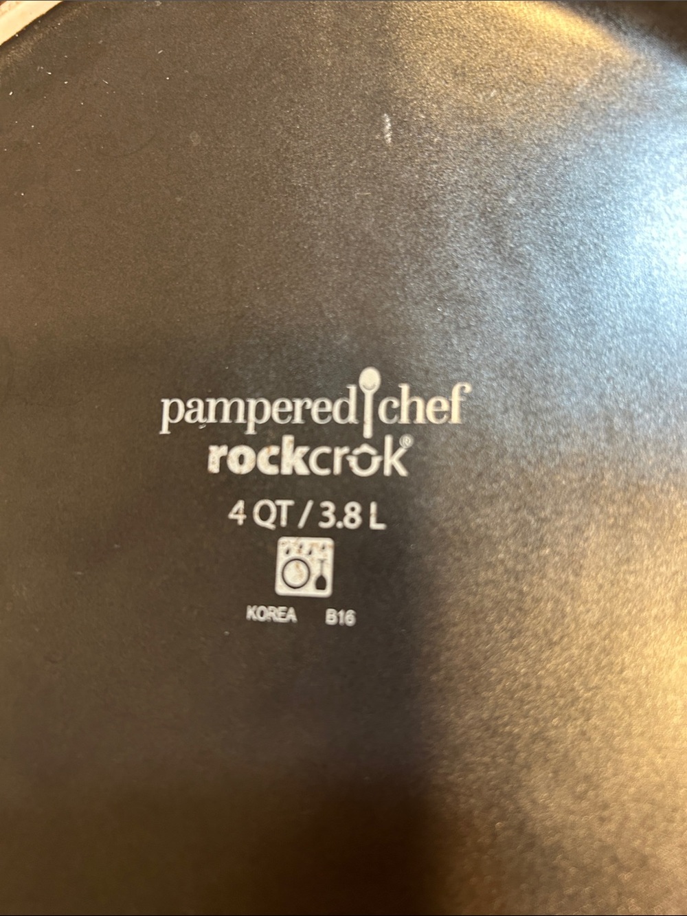 Pampered Chef Rockcrok  Dutch Oven with Glass Lid - Picture 6 of 7